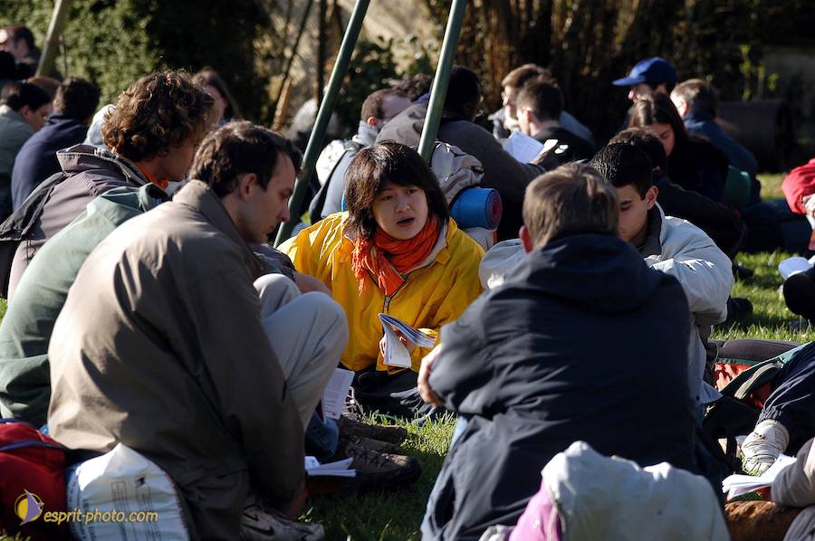 Nom de l'image : D1119981-01_(c)Norbert-JUNG — Description :  PËlerinage de Chartres 2004