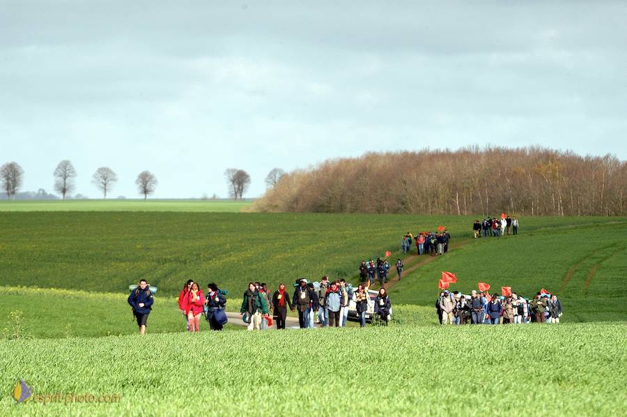 Nom de l'image : D1120114-01_(c)Norbert-JUNG — Description :  PËlerinage de Chartres 2004