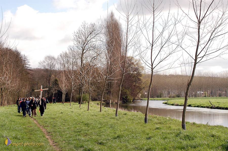 Nom de l'image : D1120220-01_(c)Norbert-JUNG — Description :  PËlerinage de Chartres 2004