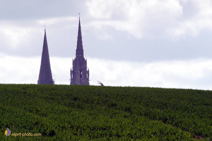 Nom de l'image : D1120427-01_(c)Norbert-JUNG — Description :  PËlerinage de Chartres 2004