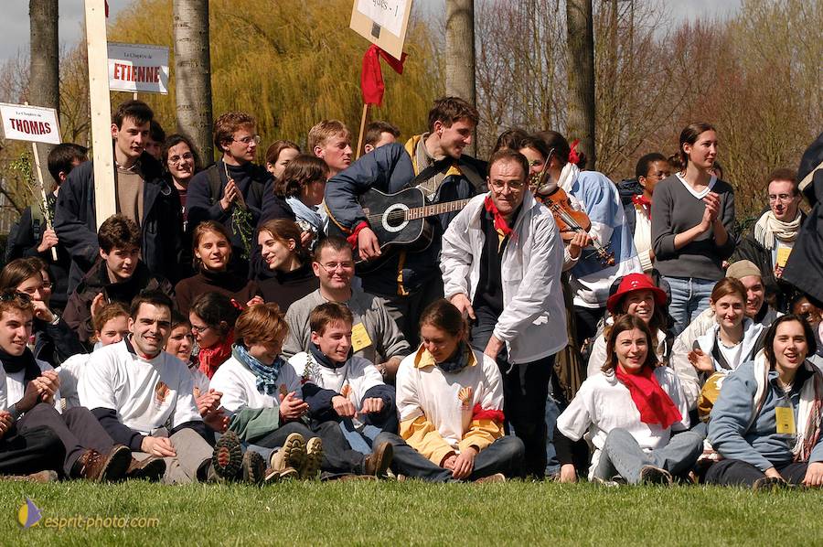 Nom de l'image : D1120479-01_(c)Norbert-JUNG — Description :  PËlerinage de Chartres 2004