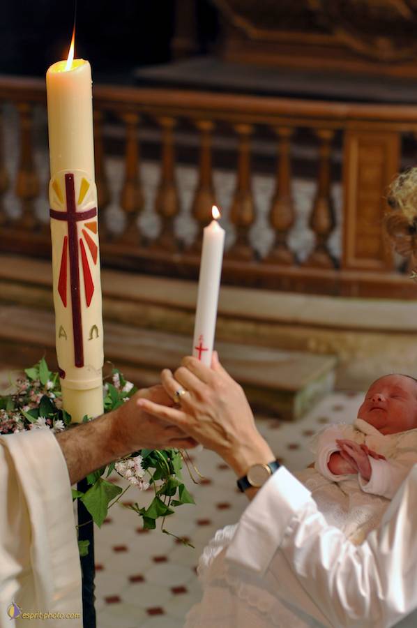 Nom de l'image : D2226715_1_(c)Norbert-JUNG — Description :  BaptÍme de bÈbÈ