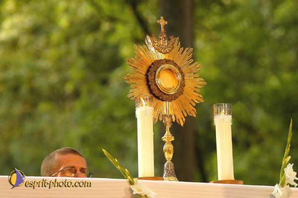 Nom de l'image : EP08-0003 — Description : Festival Saint Jean (jeunes de 15-25ans)