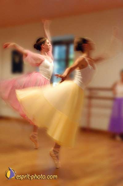 Nom de l'image : EP08-0278 — Description : Alice & Laure THOMAS - Ballet - Ecole de Dance Marie-Pierre Juve