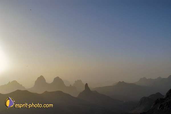 Nom de l'image : Fond_D_Ecran_D1236210-1 — Description :  Sur les pas de Charles de Foucault - Tamanrasset-Assekrem