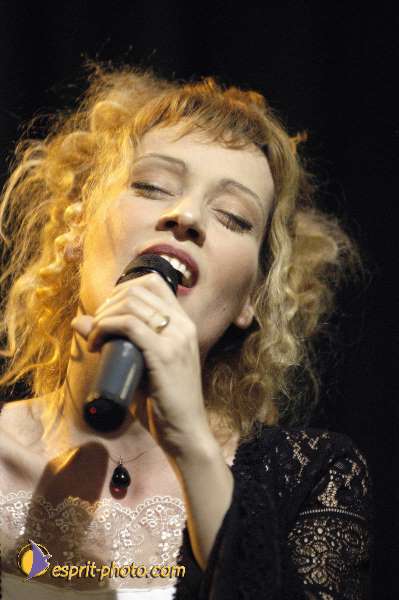 Nom de l'image : EG-claraM-106-Or-1 — Description :