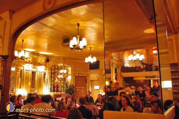 Nom de l'image : D1209260-1 — Description :  Conversations essentielles - "Cafes Essentiels" sur le theme du