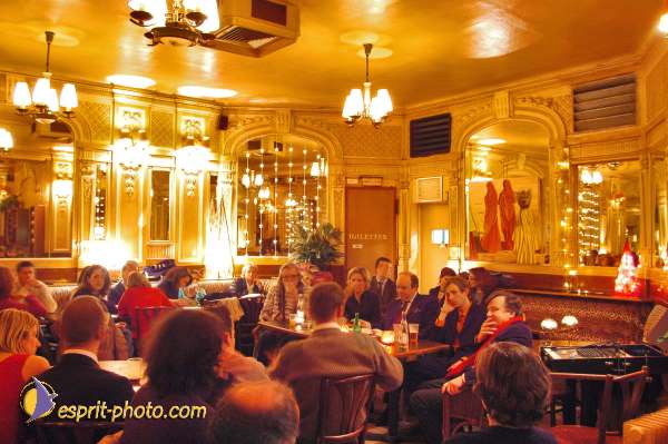 Nom de l'image : D1209333-1 — Description :  Conversations essentielles - "Cafes Essentiels" sur le theme du