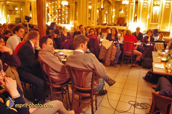 Nom de l'image : D1209336-1 — Description :  Conversations essentielles - "Cafes Essentiels" sur le theme du