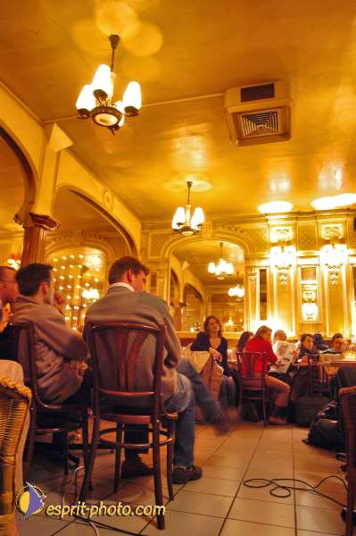 Nom de l'image : D1209361-1 — Description :  Conversations essentielles - "Cafes Essentiels" sur le theme du