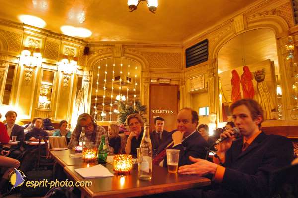 Nom de l'image : D1209374-1 — Description :  Conversations essentielles - "Cafes Essentiels" sur le theme du