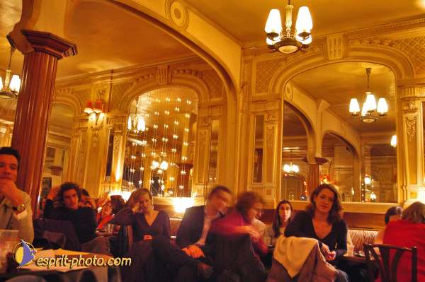 Nom de l'image : D1209390-1 — Description :  Conversations essentielles - "Cafes Essentiels" sur le theme du