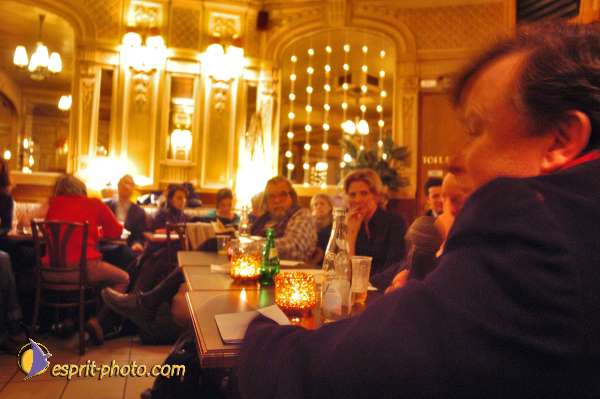 Nom de l'image : D1209392-1 — Description :  Conversations essentielles - "Cafes Essentiels" sur le theme du