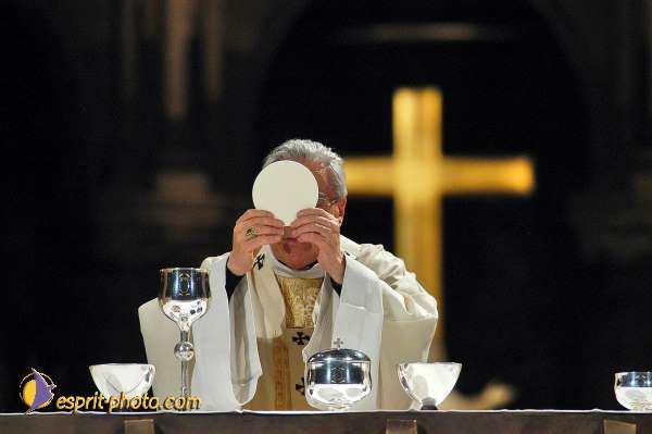 Nom de l'image : D1204199-1 — Description :  Lancement de JMJ 2005 de Cologne à ND de Paris