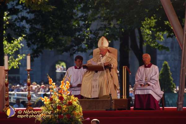 Nom de l'image : D1163813-01 — Description :  Lourdes 2004 - Pèlerinage du Pape à Lourdes