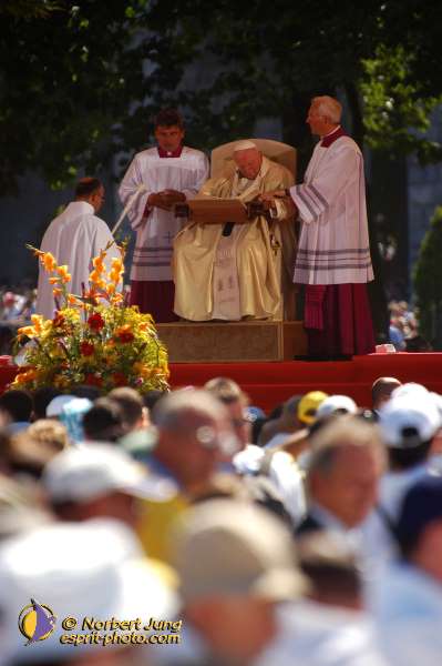 Nom de l'image : D1164452-01 — Description :  Lourdes 2004 - Pèlerinage du Pape à Lourdes