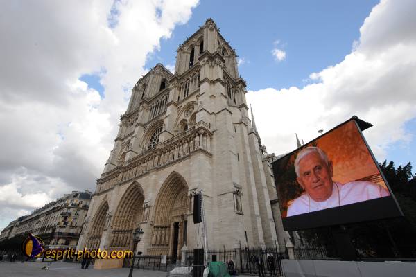 Nom de l'image : 0445D30023758 — Description :