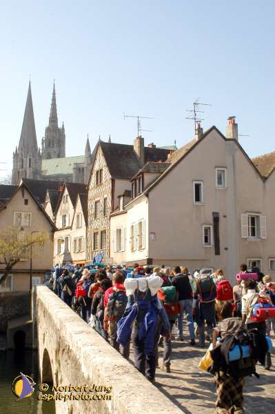Nom de l'image : D1023109-01b — Description :  Pèlerinage des étudiants à Notre Dame de Chartres - 22+23 mars 2