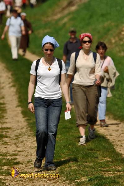 Nom de l'image : E2068708_1 — Description :  Routes de Vezelay 2008