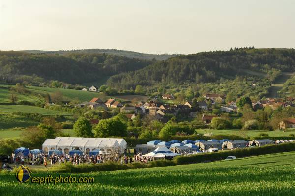 Nom de l'image : E2068898_1 — Description :  Routes de Vezelay 2008