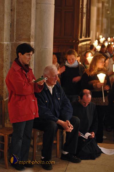 Nom de l'image : E2069028_1 — Description :  Routes de Vezelay 2008