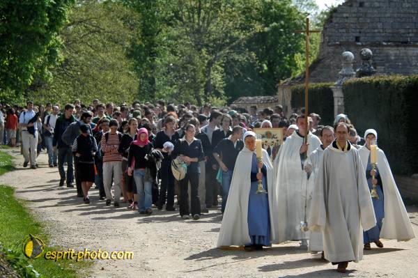 Nom de l'image : E2069619_1 — Description :  Routes de Vezelay 2008