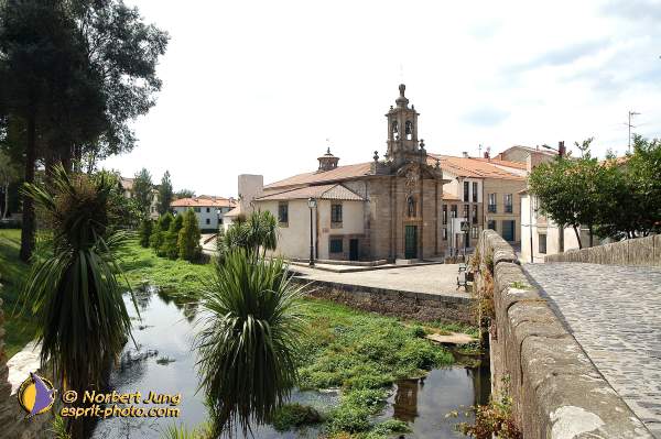 Nom de l'image : D1157024-01 — Description :  Pèlerinage année jubilaire 2004 à St Jacques de Compostelle