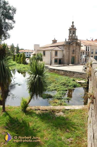 Nom de l'image : D1157025-01 — Description :  Pèlerinage année jubilaire 2004 à St Jacques de Compostelle