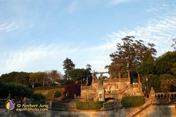 Nom de l'image : D1157470-01 — Description :  Pèlerinage année jubilaire 2004 à St Jacques de Compostelle