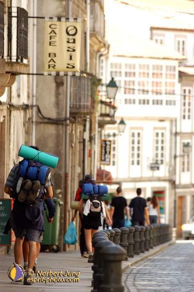 Nom de l'image : D1157636-01 — Description :  Pèlerinage année jubilaire 2004 à St Jacques de Compostelle