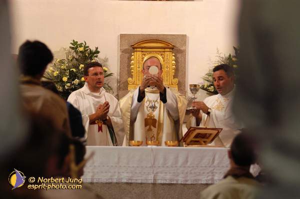 Nom de l'image : D1156870-01 — Description :  Pèlerinage année jubilaire 2004 à St Jacques de Compostelle