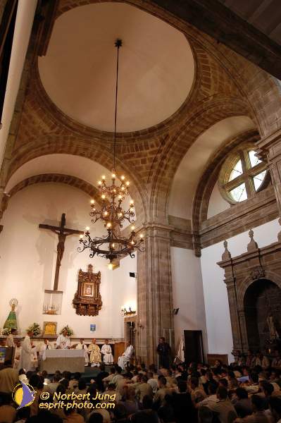 Nom de l'image : D1156913-01 — Description :  Pèlerinage année jubilaire 2004 à St Jacques de Compostelle