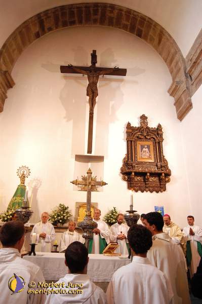 Nom de l'image : D1156940-01 — Description :  Pèlerinage année jubilaire 2004 à St Jacques de Compostelle