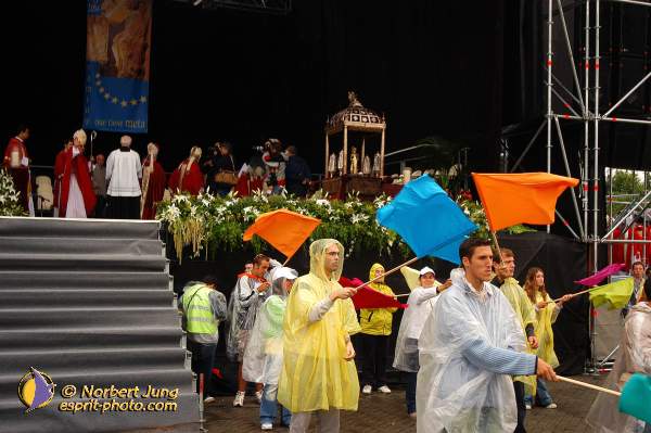 Nom de l'image : D1158381-01 — Description :  Pèlerinage année jubilaire 2004 à St Jacques de Compostelle