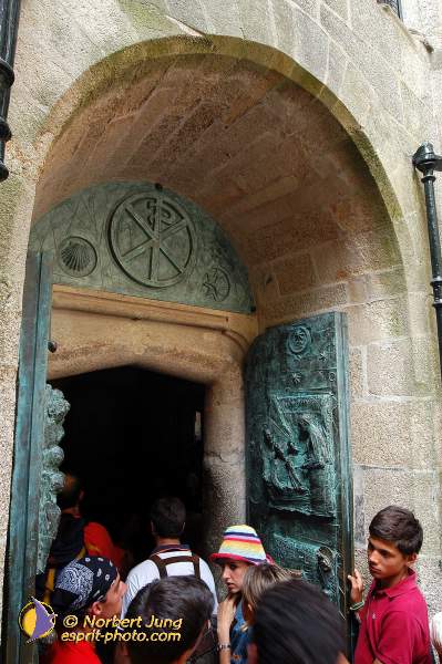 Nom de l'image : D1157129-01 — Description :  Pèlerinage année jubilaire 2004 à St Jacques de Compostelle