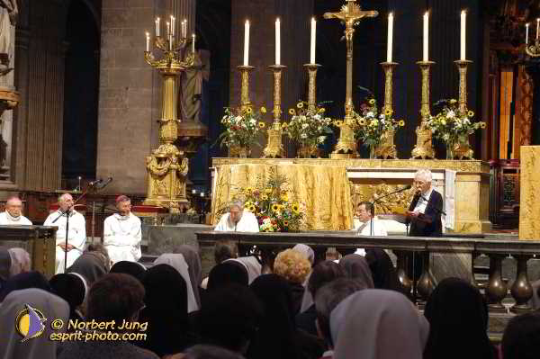 Nom de l'image : D1187790-1 — Description :  Paris - Toussaint 2004