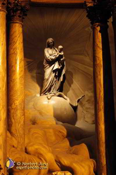 Nom de l'image : D1187823-1 — Description :  Paris - Toussaint 2004