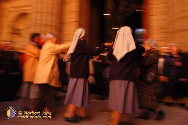 Nom de l'image : D1187845-1 — Description :  Paris - Toussaint 2004