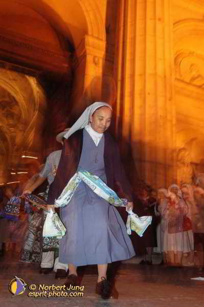 Nom de l'image : D1188013-1 — Description :  Paris - Toussaint 2004