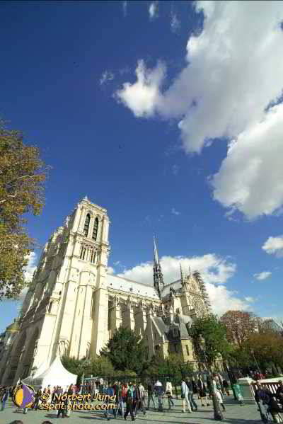 Nom de l'image : D1188G369-1 — Description :  Paris - Toussaint 2004