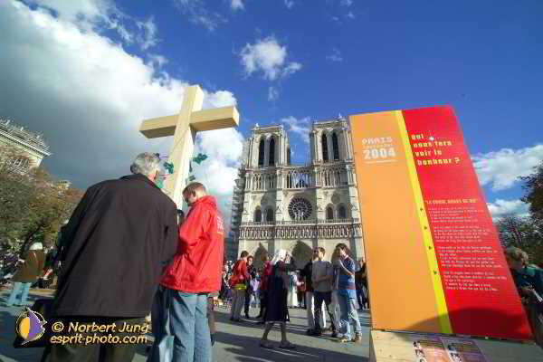 Nom de l'image : D1188G408-1 — Description :  Paris - Toussaint 2004