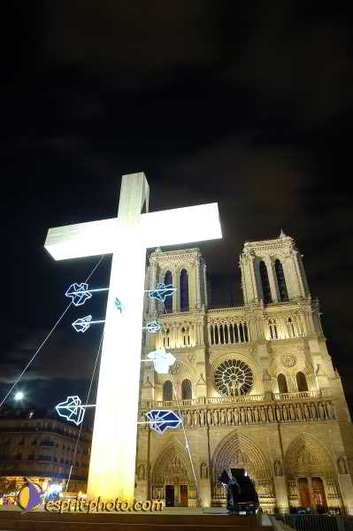 Nom de l'image : D1189453-1 — Description :  Paris - Toussaint 2004