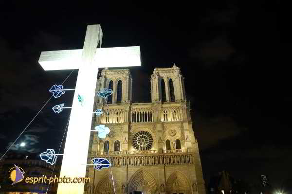 Nom de l'image : D1189462-1 — Description :  Paris - Toussaint 2004