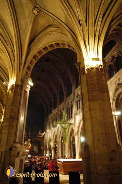 Nom de l'image : D1190502-1 — Description :  Paris - Toussaint 2004