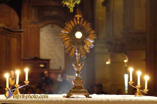 Nom de l'image : D1190564-1 — Description :  Paris - Toussaint 2004