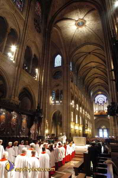 Nom de l'image : D1191758-1 — Description :  Paris - Toussaint 2004