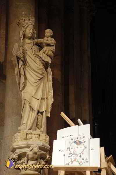 Nom de l'image : D1191839-1 — Description :  Paris - Toussaint 2004