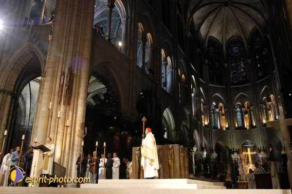 Nom de l'image : D1191952-1 — Description :  Toussaint 2004 - Messe avec les sans abri