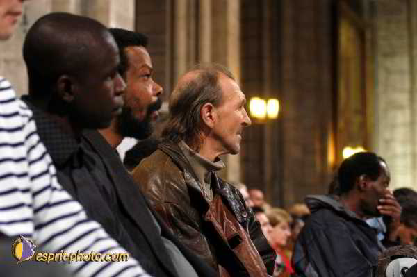 Nom de l'image : D1191962-1 — Description :  Toussaint 2004 - Messe avec les sans abri