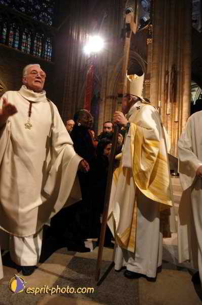 Nom de l'image : D1192072-1 — Description :  Toussaint 2004 - Messe avec les sans abri